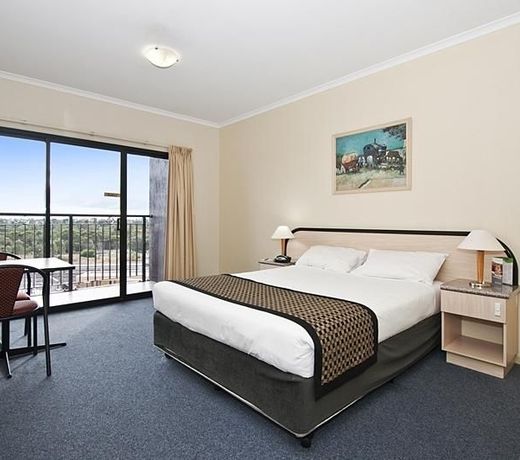 Adelaide Riviera Hotel