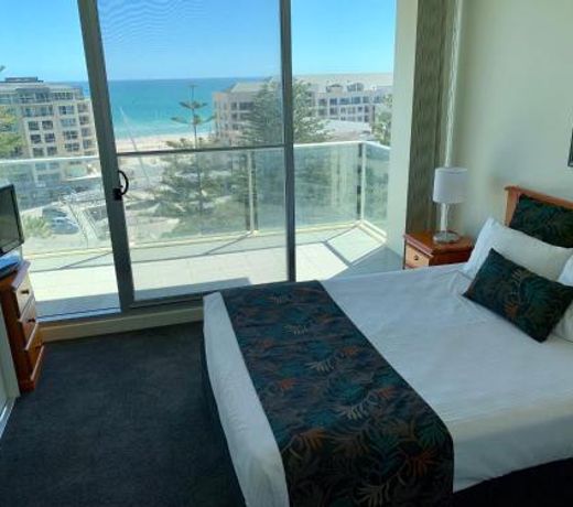 Ensenada Motor Inn and Suites