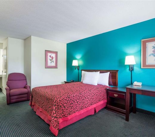 Days Inn by Wyndham Marianna