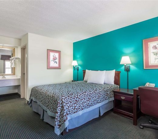 Days Inn by Wyndham Marianna