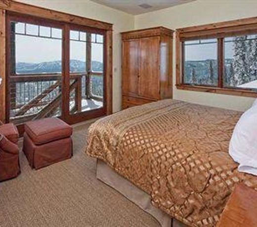 North Tahoe Lodge