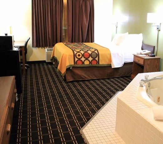 Super 8 By Wyndham Watertown Wi