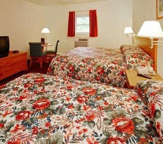 Econo Lodge Stewart International Airport