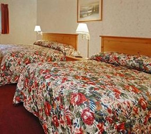 Econo Lodge Stewart International Airport