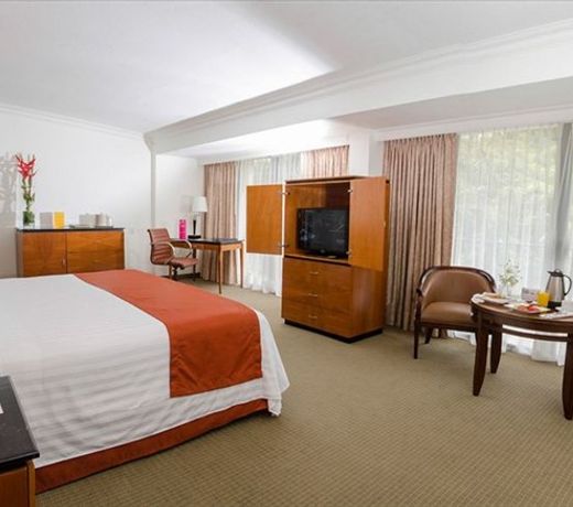 HS HOTSSON Hotel Tampico