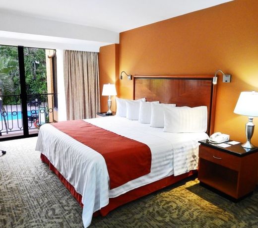 HS HOTSSON Hotel Tampico