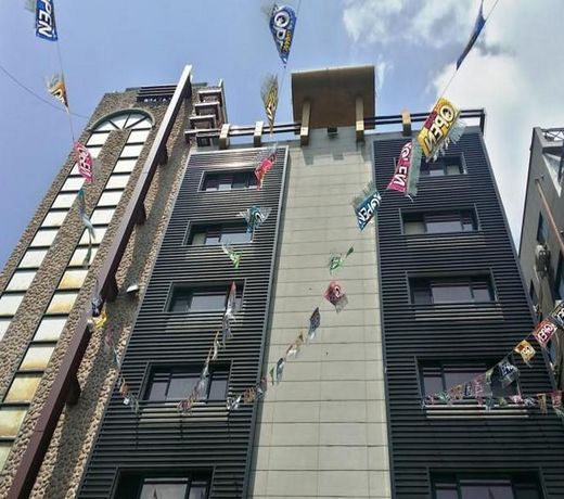 H Hotel