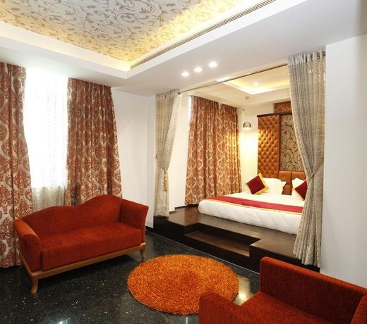 Hotel Saffron Leaf
