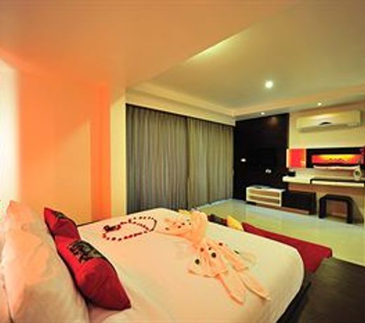 Alfresco Phuket Hotel