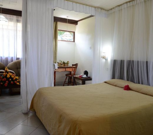 Green Hills Hotel