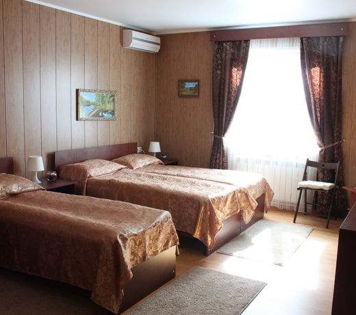 Uyut Hotel