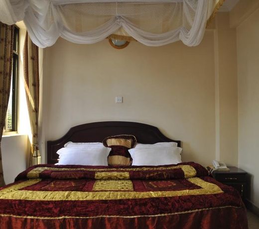 Rich Hotel