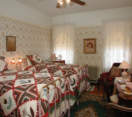 American River Inn