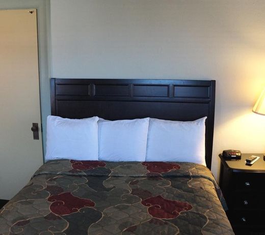 Finlen Hotel and Motor Inn