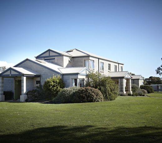 Deakin Warrnambool Units