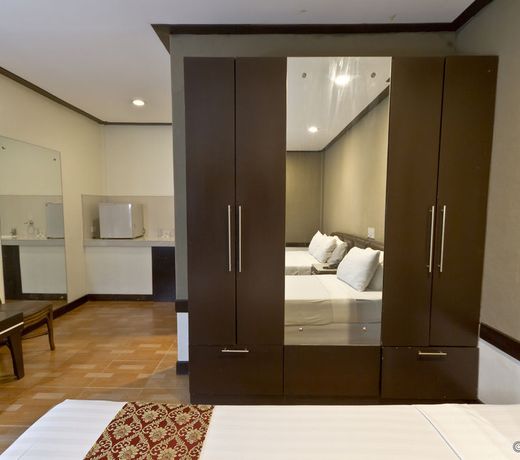 Holiday Spa Hotel