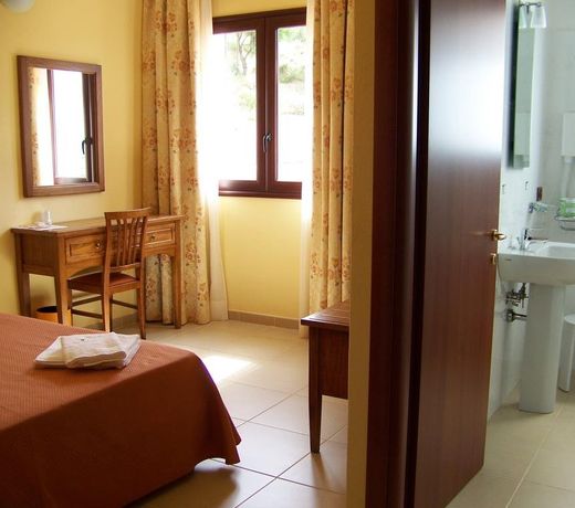 Hotel S olia