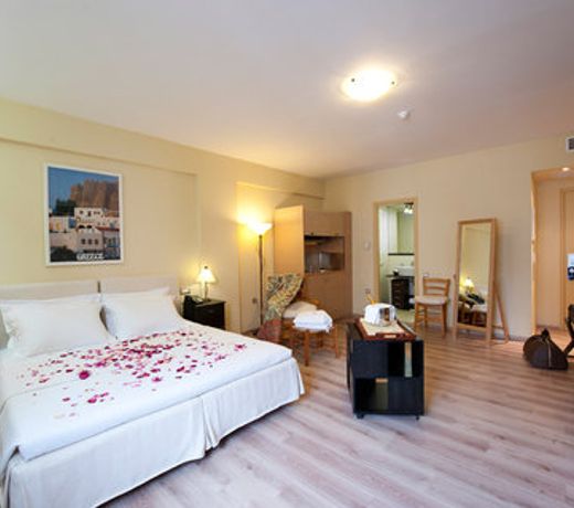 Efplias Hotel Apartments and Suites