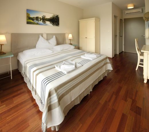 Hullam Villa B&B