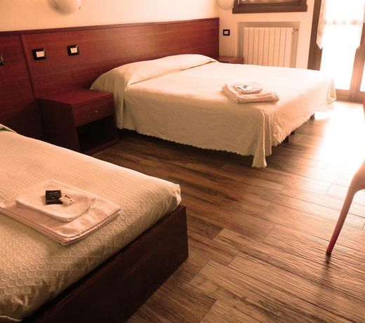 Residence Acero Rosso