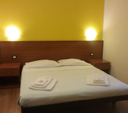 Residence Acero Rosso