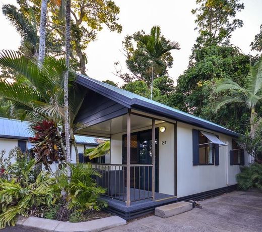 Mission Beach Hideaway Holiday Village