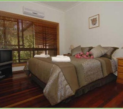 Hibiscus Lodge Bed & Breakfast