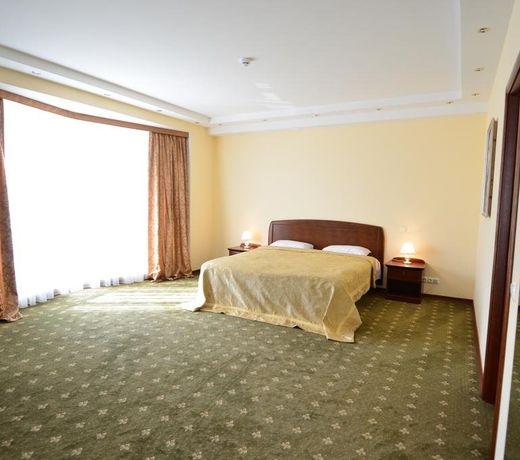 Platinum Hotel