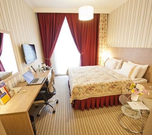 Flowers Hotel