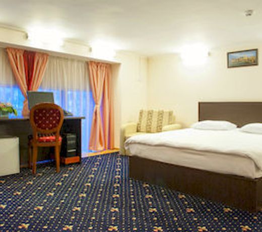 Manhattan Hotel & Restaurant