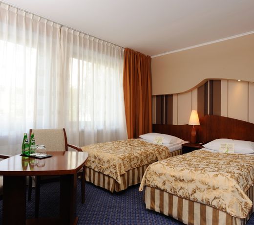 City Hotel