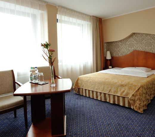 City Hotel