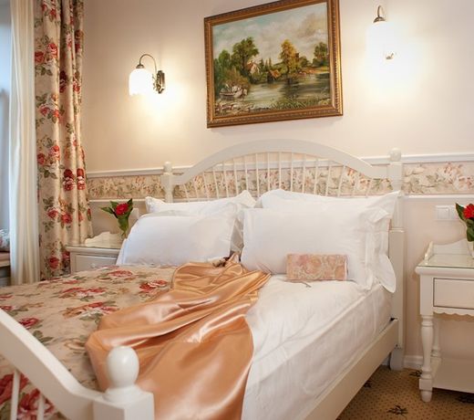 Frederic Koklen Boutique Hotel