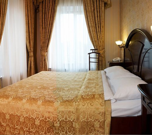 Royal Street Hotel
