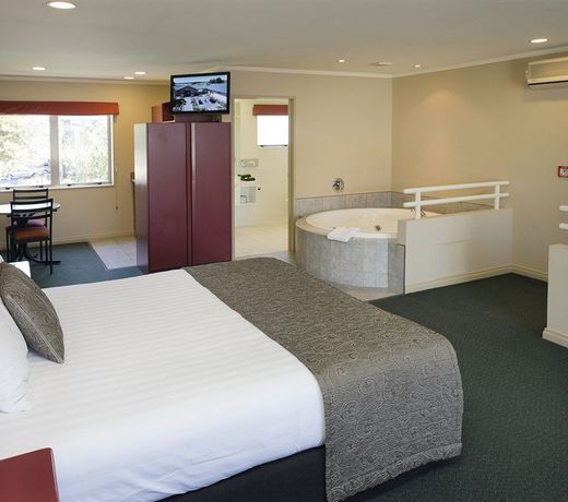 Cornwall Motor Lodge