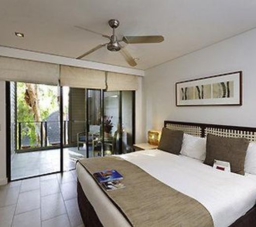 Pullman Palm Cove Sea Temple Resort & Spa