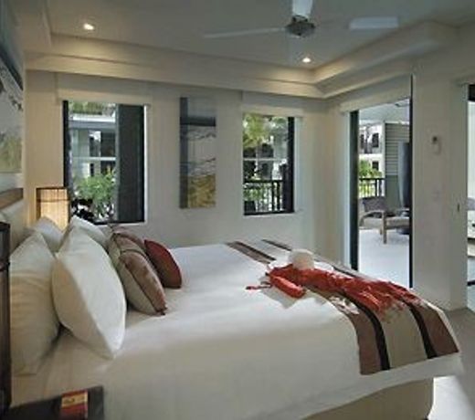 Pullman Palm Cove Sea Temple Resort & Spa