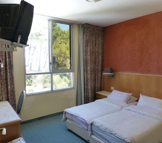 Marom Hotel