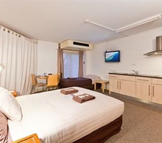 GOLDEN CHAIN SEA BREEZE RESORT
