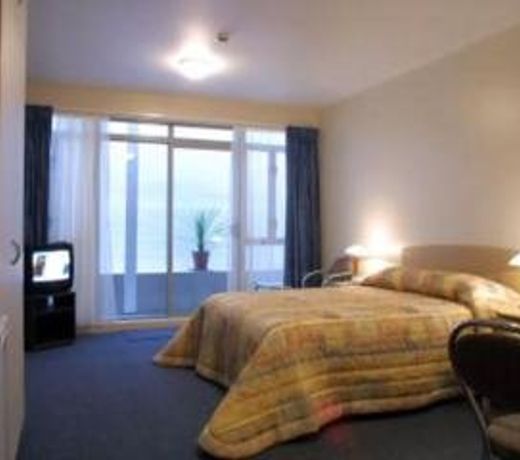 VICTORIA HOTEL SUITES