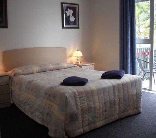 VICTORIA HOTEL SUITES