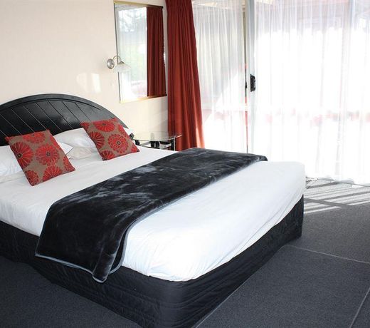 LISA ROSE MOTEL