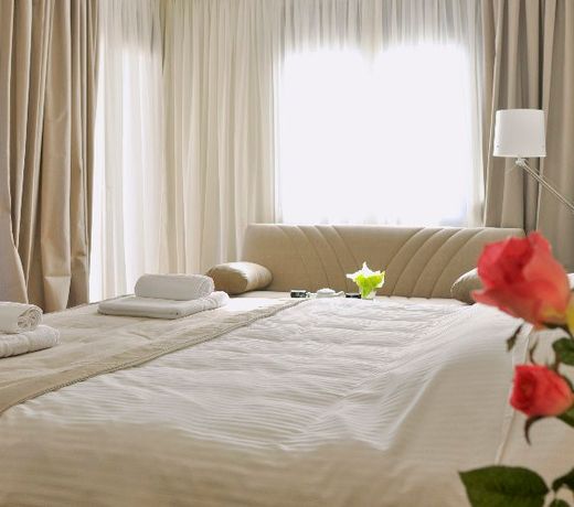 Ellopia Point Hotel