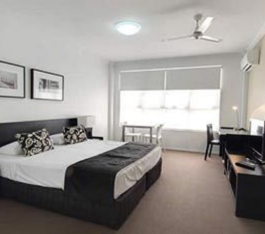 Chancellor Lakeside Apartments