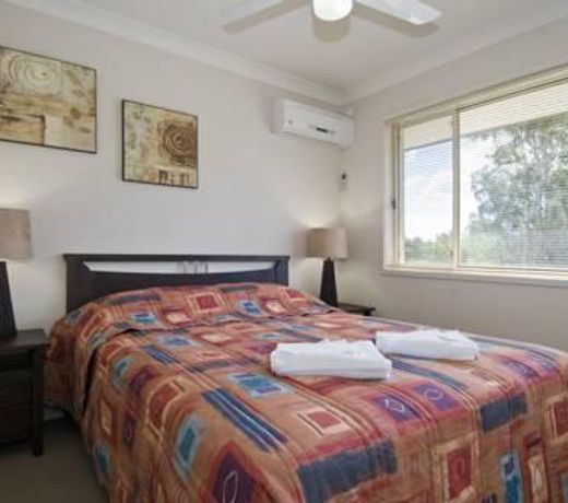 HERVEY BAY GOLF VILLAS