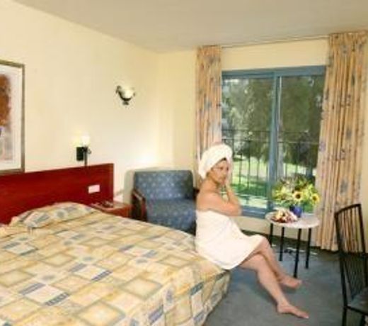 GINOSAR VILLAGE KIBBUTZ COUNTRY LODGING