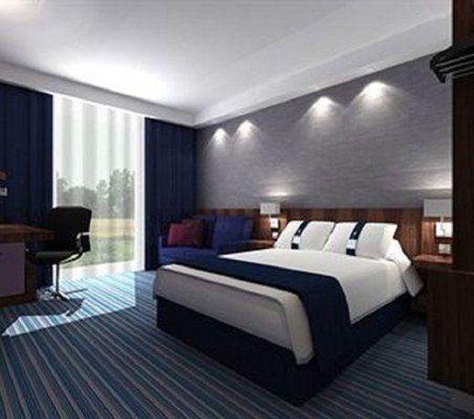 Holiday Inn Express Dunstable, an IHG Hotel