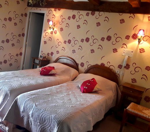 Logis Le Clos du Montvinage Rest. Auberge Val De l'Oise