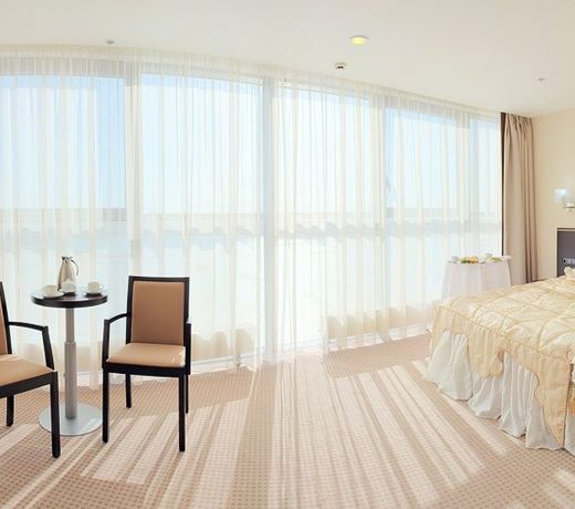 Riviera Hotel