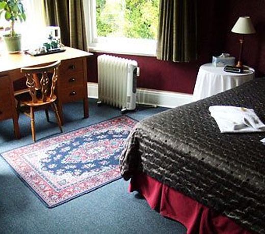 Hulmes Court Bed & Breakfast